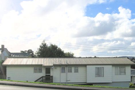 Photo of property in 80 Whangaparaoa Road, Red Beach, 0932