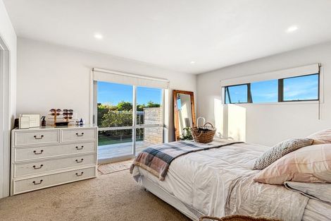 Photo of property in 233a Point Wells Road, Point Wells, 0986