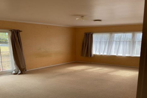 Photo of property in 64 Taikata Road, Te Atatu Peninsula, Auckland, 0610