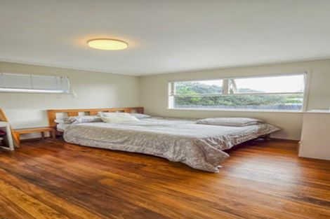 Photo of property in 1 Coburg Street, Henderson, Auckland, 0612