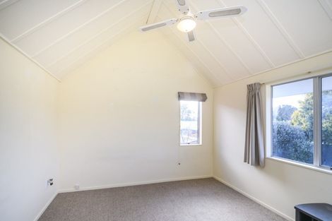 Photo of property in 3 Dampier Avenue, Awapuni, Palmerston North, 4412