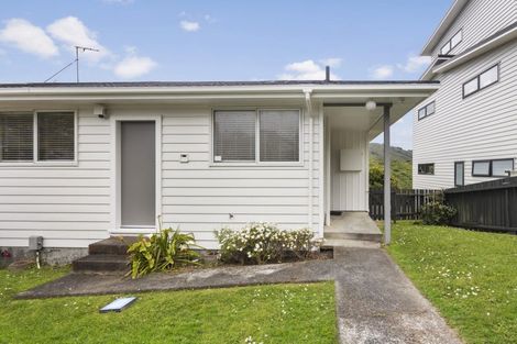 Photo of property in 10f1 Camrose Grove, Kingston, Wellington, 6021