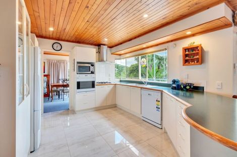 Photo of property in 1/8 Sunset Road, Unsworth Heights, Auckland, 0632