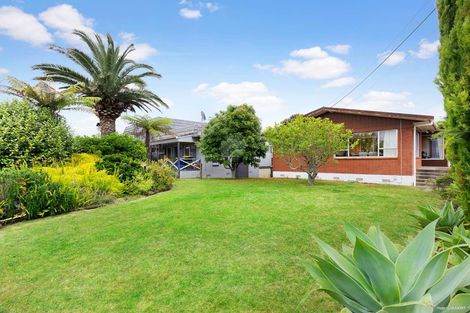 Photo of property in 108 Sunset Road, Unsworth Heights, Auckland, 0632