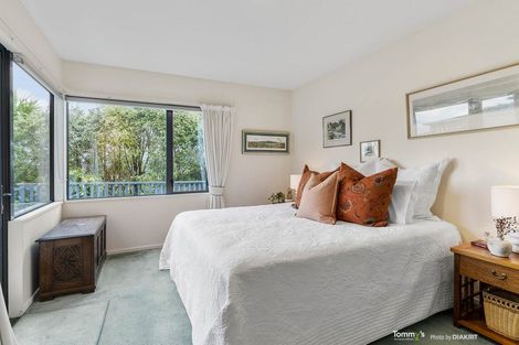 Photo of property in 10 Shalimar Crescent, Khandallah, Wellington, 6035