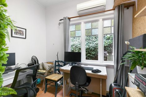 Photo of property in 6 Governor Road, Northland, Wellington, 6012