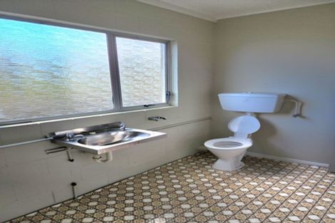 Photo of property in 2/35 Paramu Avenue, Birkdale, Auckland, 0626