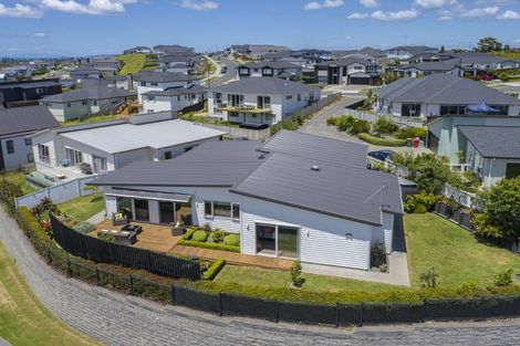 Photo of property in 19 Maka Terrace, Orewa, 0931