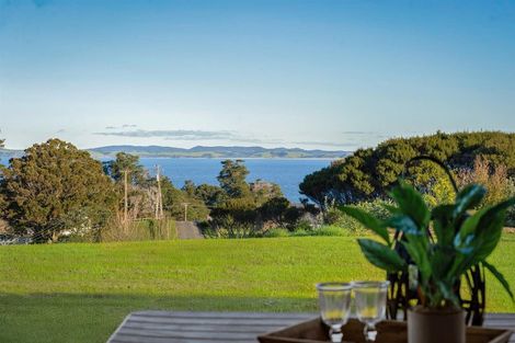 Photo of property in 203 Cape Rodney Road, Leigh, 0985