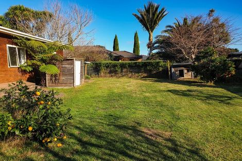 Photo of property in 112 Sandspit Road, Waiuku, 2123