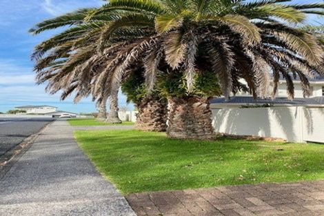 Photo of property in 2b Braemar Road, Castor Bay, Auckland, 0620