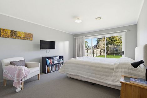 Photo of property in 2 Awatea Terrace, Lynmore, Rotorua, 3010