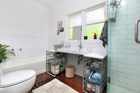 Photo of property in 108 Scenic Drive, Titirangi, Auckland, 0604