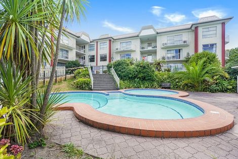 Photo of property in 10u7 Hunter Street, Hamilton Lake, Hamilton, 3204
