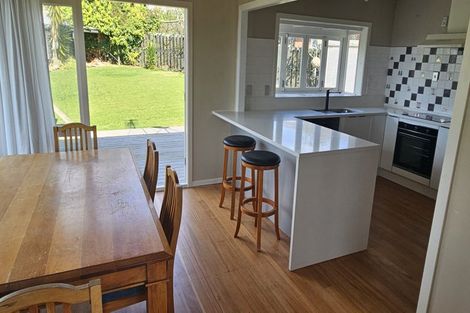 Photo of property in 28 Velma Road, Hillcrest, Auckland, 0627