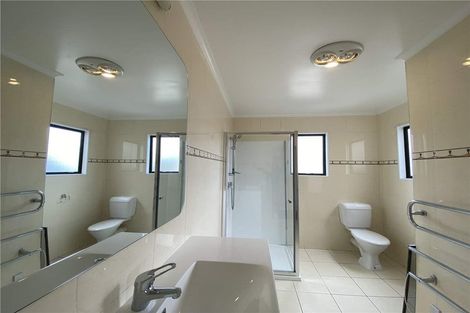 Photo of property in 439 Old Te Atatu Road, Te Atatu Peninsula, Auckland, 0610