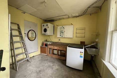 Photo of property in 23 Hawker Street, Mount Victoria, Wellington, 6011