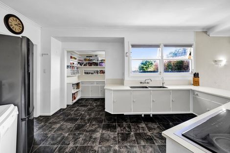 Photo of property in 161 South Road, Hawera, 4610