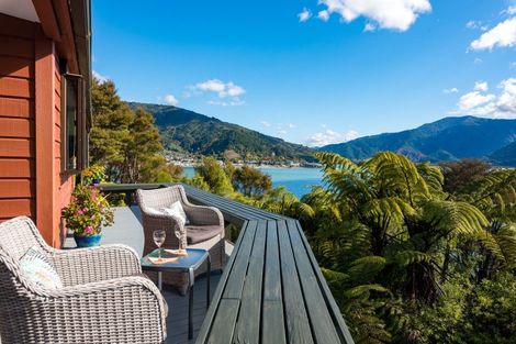 Photo of property in 259 Queen Charlotte Drive, Havelock, 7281