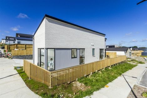 Photo of property in 1 Horokaka Street, Massey, Auckland, 0614