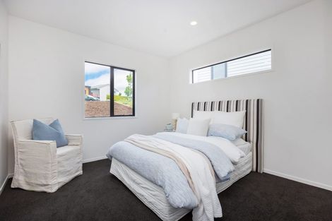 Photo of property in 35 Laly Haddon Place, Matakana, 0985