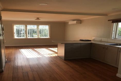 Photo of property in 39 Paritutu Road, Spotswood, New Plymouth, 4310