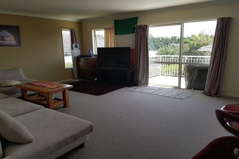 Photo of property in 16 Kauri Glen Road, Northcote, Auckland, 0627