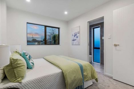 Photo of property in 2/17 Glenburn Place, Papakura, 2110