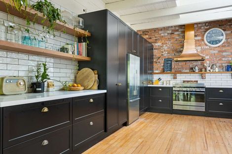 Photo of property in 353 Devon Street West, Lynmouth, New Plymouth, 4310