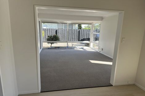 Photo of property in 91 Memorial Avenue, Ilam, Christchurch, 8053