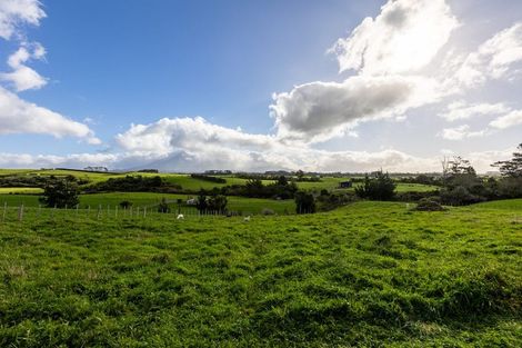 Photo of property in 237 Croydon Road, Midhirst, Stratford, 4394