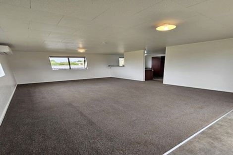 Photo of property in 71 Queenwood Road, Levin, 5510