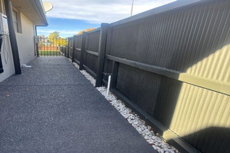 Photo of property in 207 Wainoni Road, Avondale, Christchurch, 8061