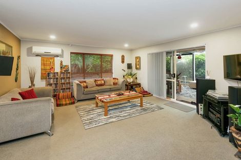 Photo of property in 24 Frank Bunce Grove, Flat Bush, Auckland, 2019