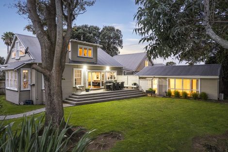 Photo of property in 9 Pakuranga Road, Pakuranga, Auckland, 2010
