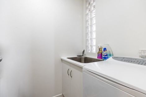 Photo of property in 5/120 Saint Aubyn Street, New Plymouth, 4310