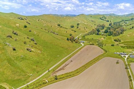 Photo of property in 1266 Wharerata Road, Muriwai, Manutuke, 4072