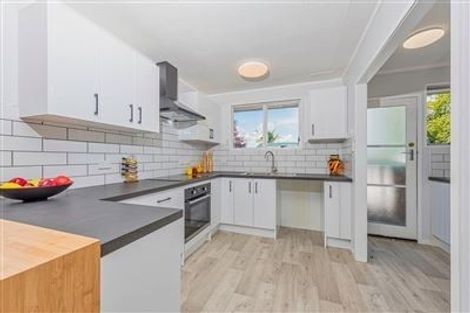 Photo of property in 1/26 Kemp Road, Massey, Auckland, 0614