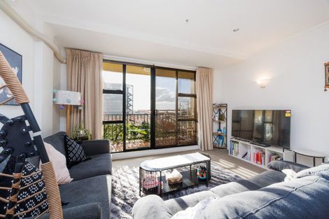 Photo of property in Maddison Apartments, 3/6c Queen Street, Palmerston North, 4410