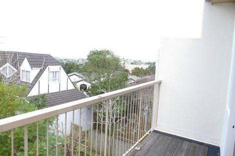 Photo of property in 268/2a Onewa Road, Birkenhead, Auckland, 0626