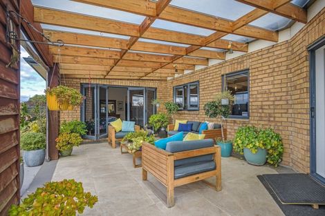 Photo of property in 8 Crabapple Close, Milson, Palmerston North, 4414