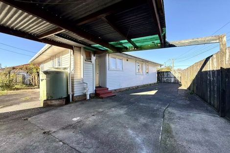 Photo of property in 71 Smythe Road, Henderson, Auckland, 0612