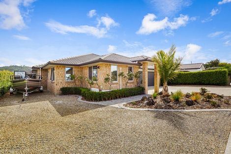 Photo of property in 44c Gilbransen Road, Kumeu, 0810