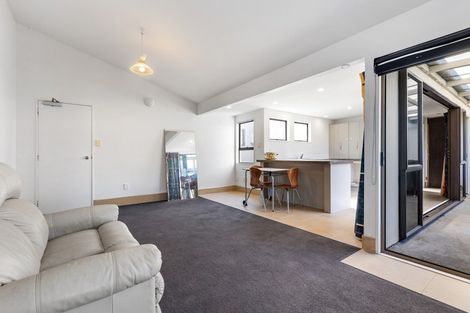Photo of property in 30 Marine Parade, Mount Maunganui, 3116