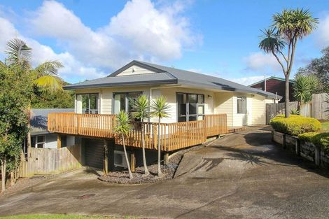 Photo of property in 1/2 Fernlea Rise, Bayview, Auckland, 0629