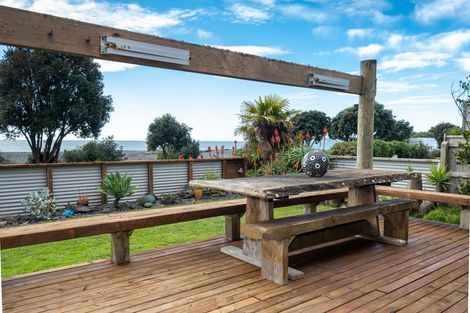 Photo of property in 98 Beach Road, Haumoana, 4102