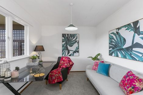 Photo of property in 33 Ranui Crescent, Khandallah, Wellington, 6035