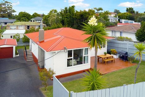Photo of property in 23 Cornwall Street, Te Atatu South, Auckland, 0610