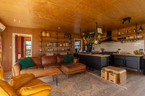 Photo of property in 237 Croydon Road, Midhirst, Stratford, 4394