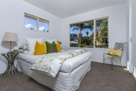 Photo of property in 2 Garden Lane, Torbay, Auckland, 0632